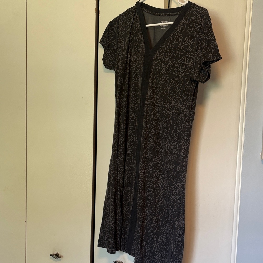 Cabela's Black and Gray Midi Dress